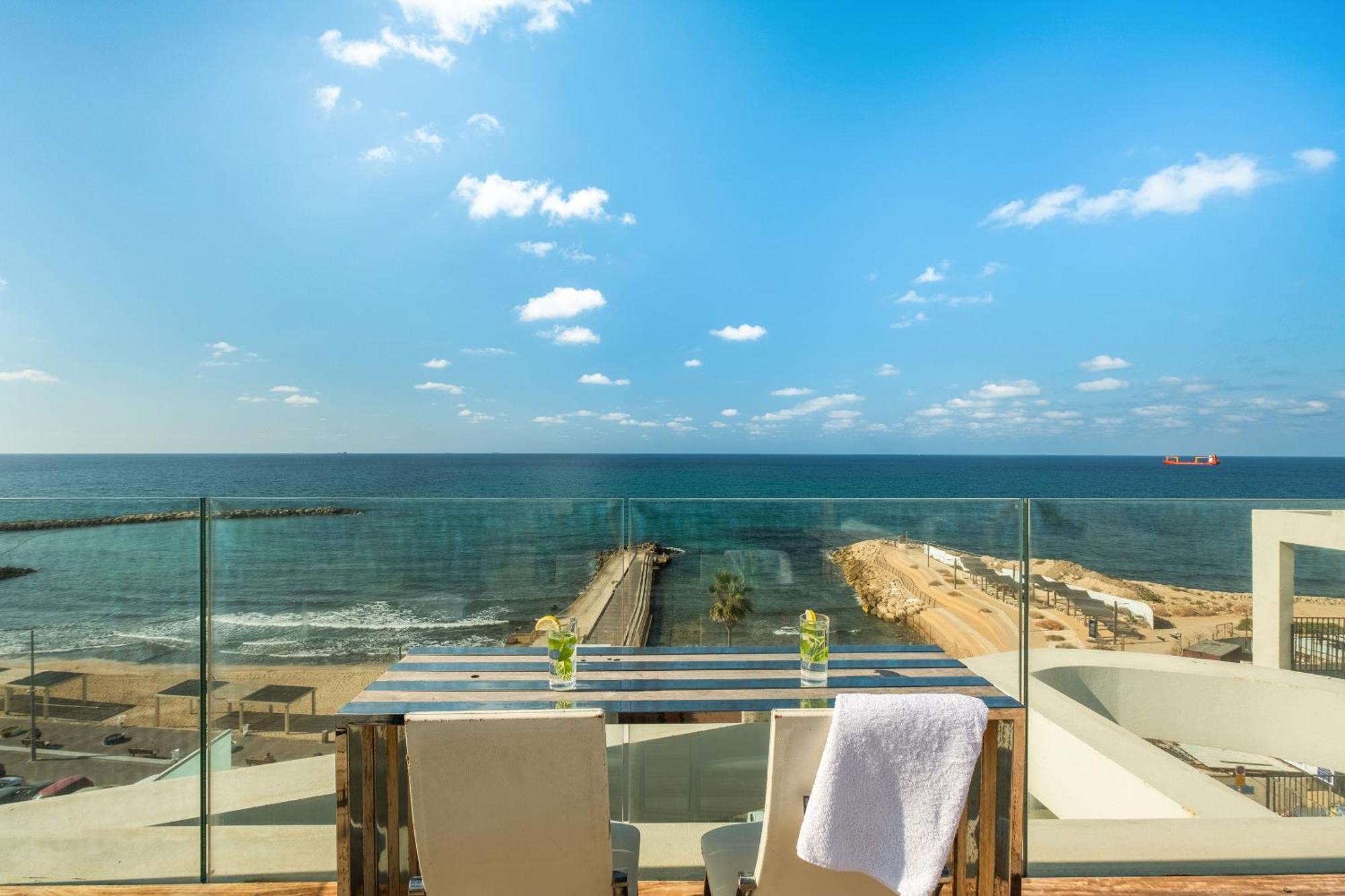 Penthouse 3Br + Roof Top + Parking - On The Beach Hajfa Zewnętrze zdjęcie