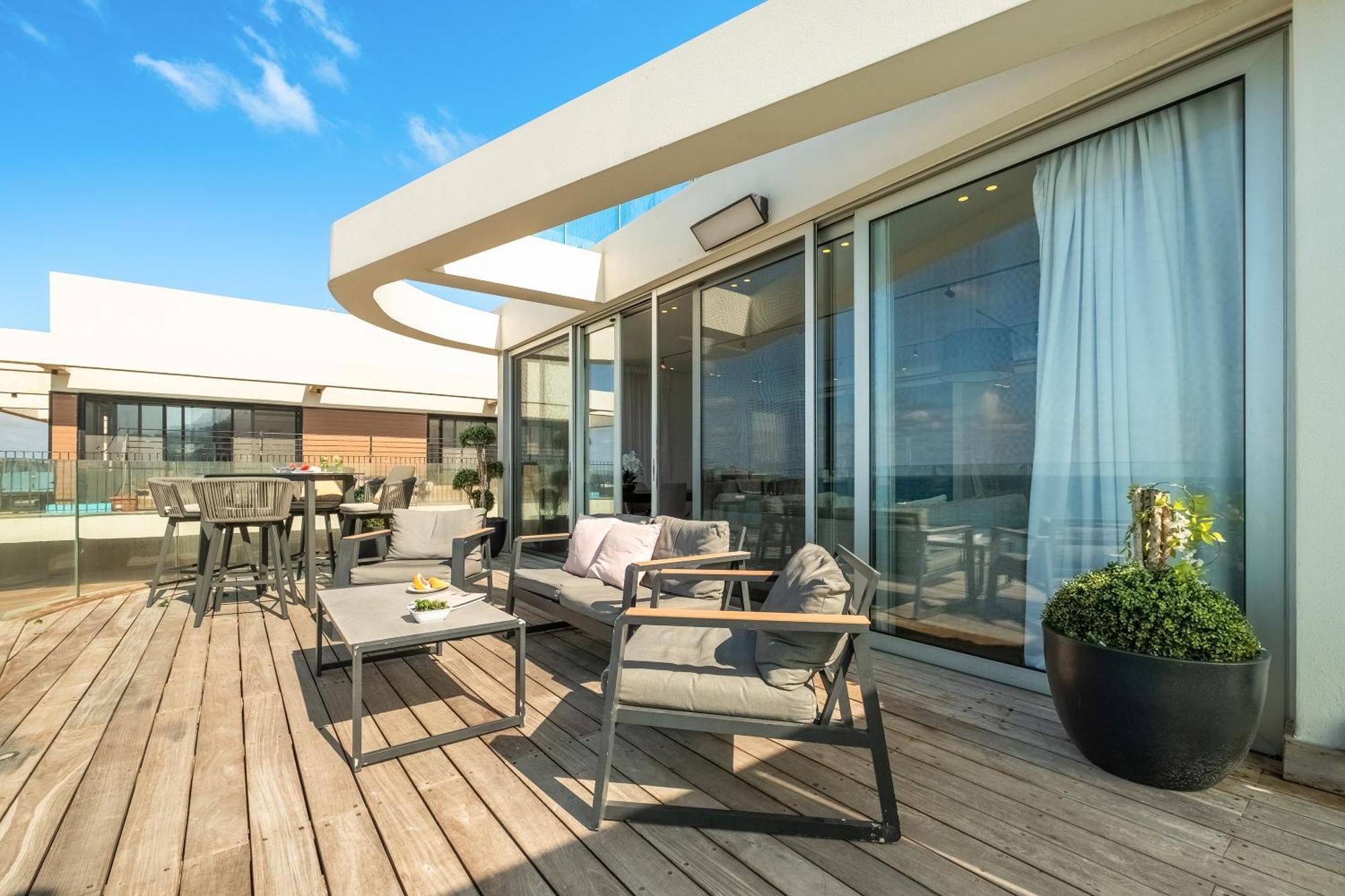 Penthouse 3Br + Roof Top + Parking - On The Beach Hajfa Zewnętrze zdjęcie