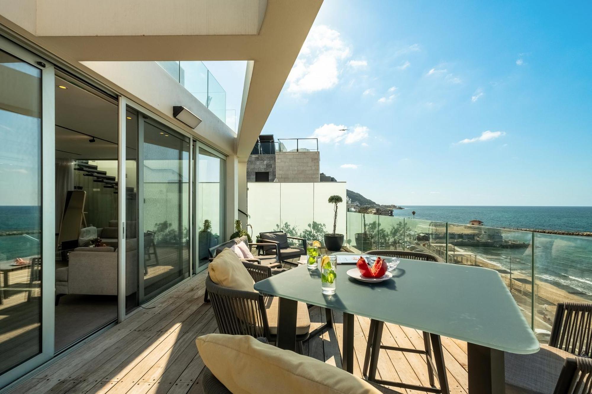 Penthouse 3Br + Roof Top + Parking - On The Beach Hajfa Zewnętrze zdjęcie