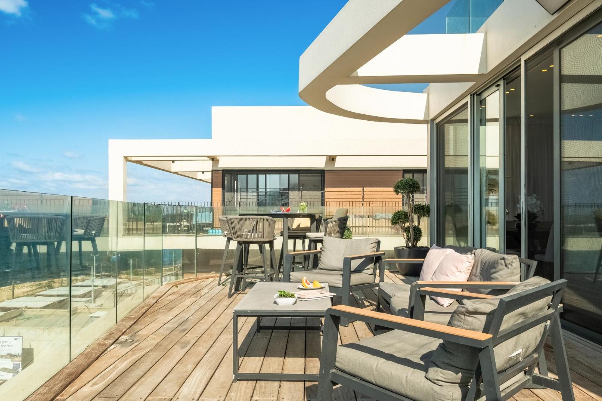 Penthouse 3Br + Roof Top + Parking - On The Beach Hajfa Zewnętrze zdjęcie