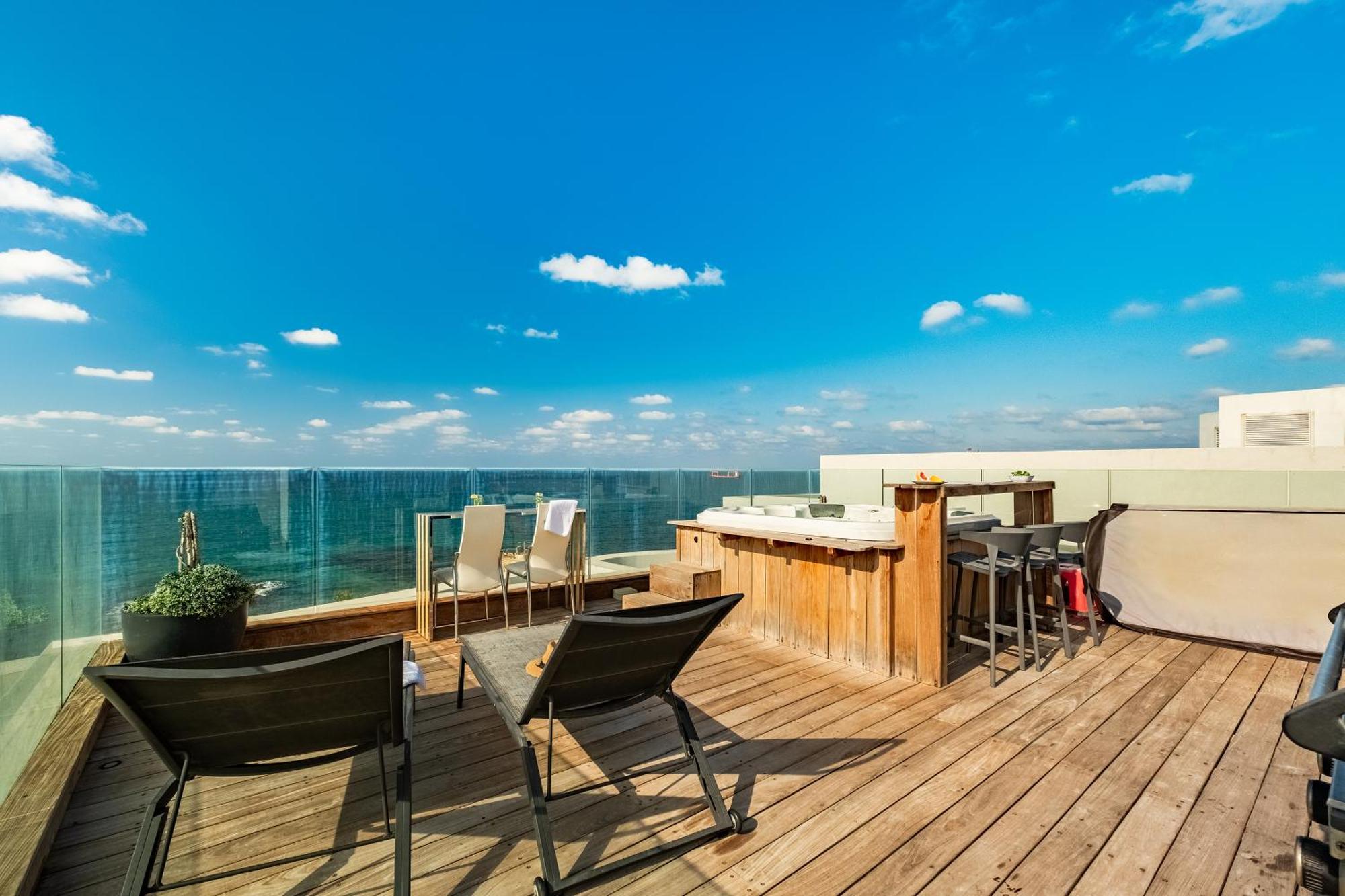 Penthouse 3Br + Roof Top + Parking - On The Beach Hajfa Zewnętrze zdjęcie
