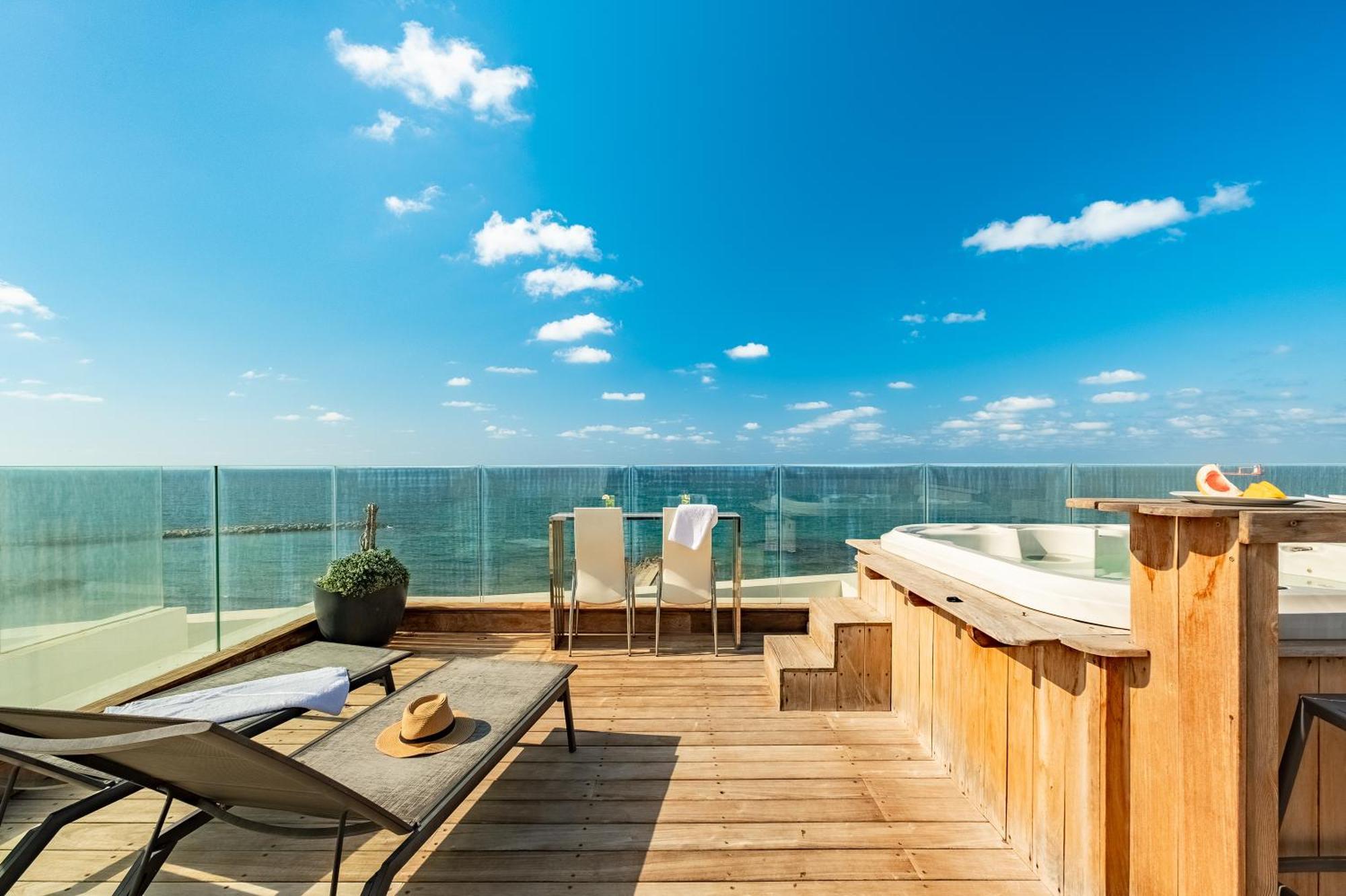 Penthouse 3Br + Roof Top + Parking - On The Beach Hajfa Zewnętrze zdjęcie
