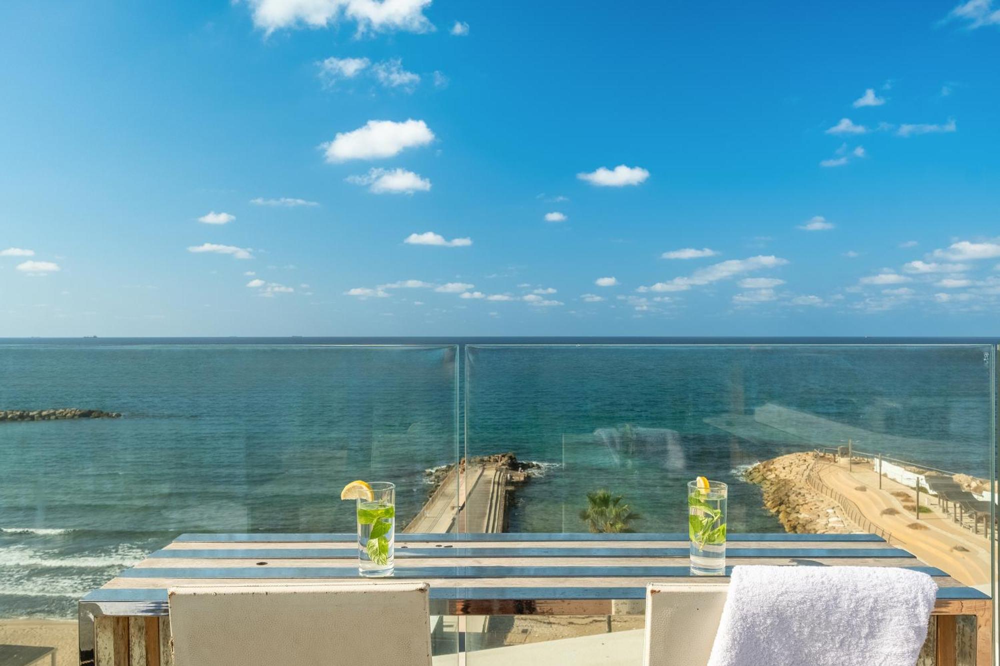 Penthouse 3Br + Roof Top + Parking - On The Beach Hajfa Zewnętrze zdjęcie