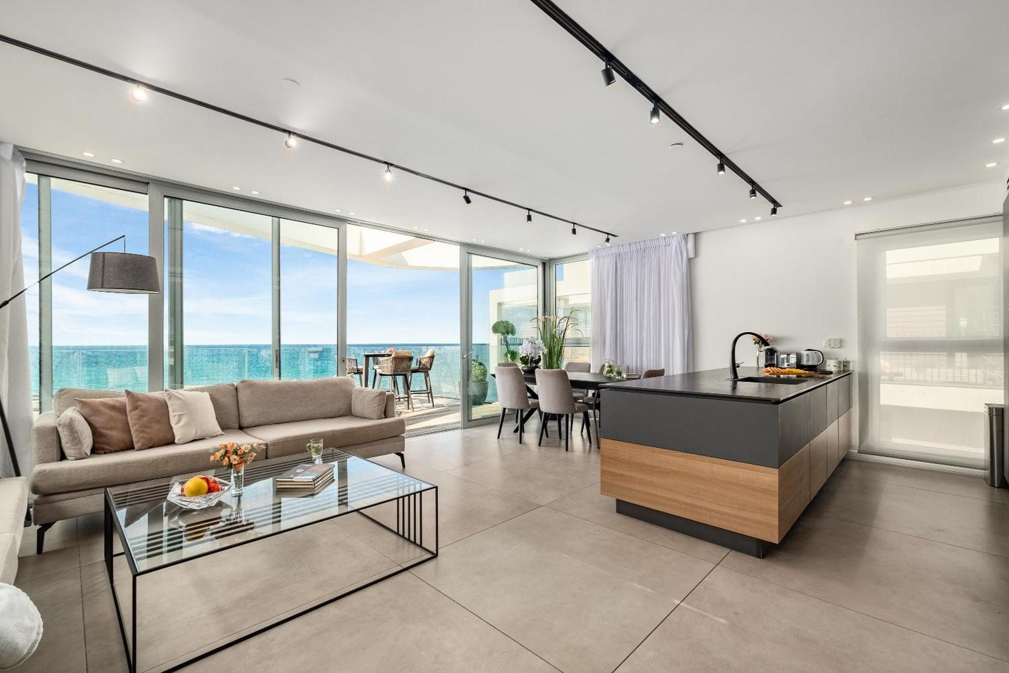 Penthouse 3Br + Roof Top + Parking - On The Beach Hajfa Zewnętrze zdjęcie